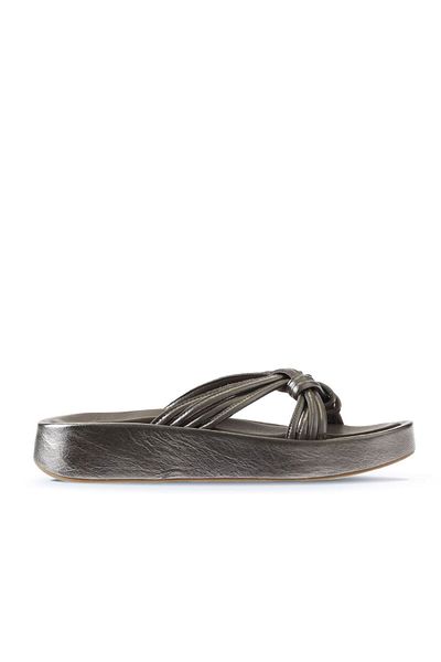 Bueno Shoes Γυαλιστερές ασημένιες δερμάτινες γυναικείες παντόφλες με τακούνι - 01wu4602
