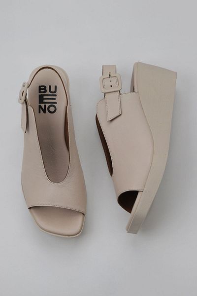 Bueno Shoes Sandale de damă din piele crem cu toc cu pană - 01wy2405