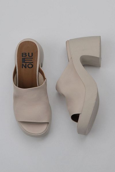 Bueno Shoes Γυναικείες δερμάτινες παντόφλες με τακούνι - Κρέμα 01wy12200