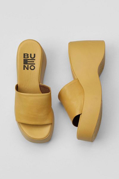 Bueno Shoes Papuci de damă cu toc cu pană din piele galbenă - 01wy9000