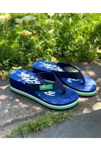 Benetton flip flops outlet