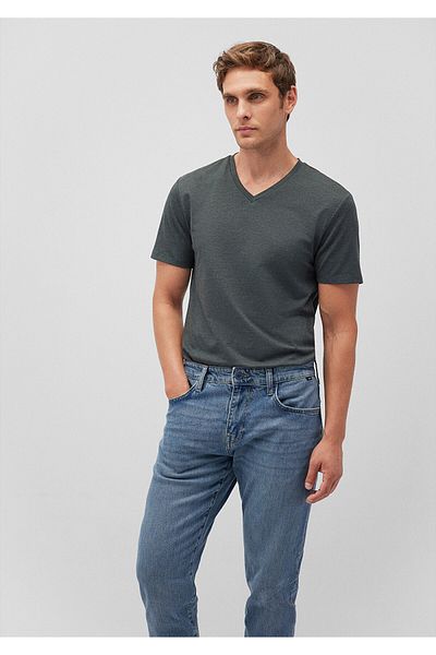 Mavi Grünes Stretch-Basic-T-Shirt mit V-Ausschnitt - Taillierter Schnitt061748-25752