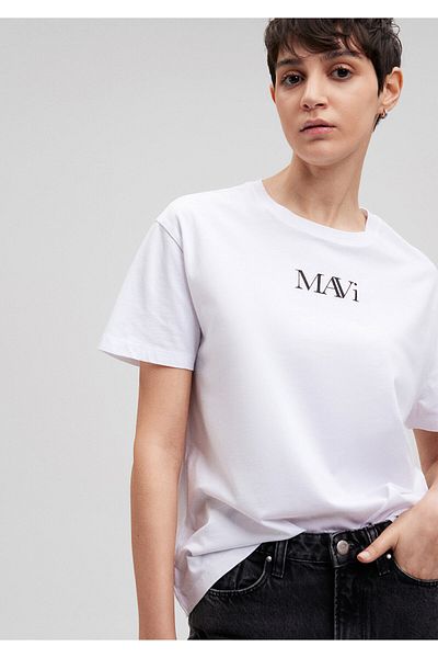 Mavi Weißes T-Shirt mit Logo-Print, reguläre Passform / normaler Schnitt 1611594-620