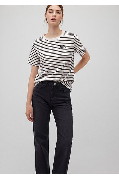 Mavi Schwarzes T-Shirt mit Streifen und Logo-Aufdruck Regular Fit / Regular Fit1612224-85143