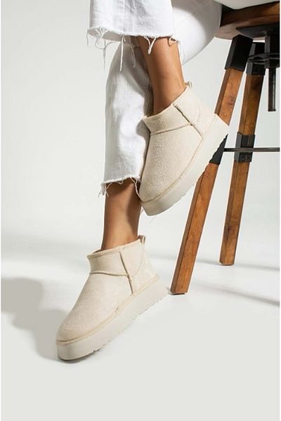 Kids Club Shoes Μπεζ κοντές γυναικείες μπότες - Hugg χοντρή σόλα και μάλλινο εσωτερικό στον αστράγαλο