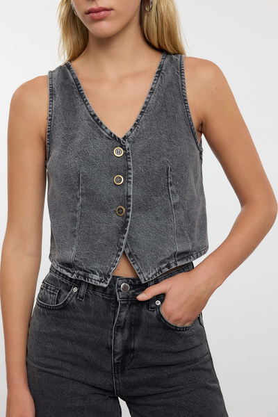 Trendyol Collection Antracitová džínová vesta s výstřihem do V Twoss23Ye00036