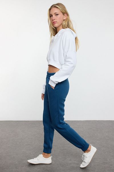 Trendyol Collection Indigo Basic Jogger tlusté pletené tepláky s fleecem uvnitř KalhotyTWOAW21EA0010