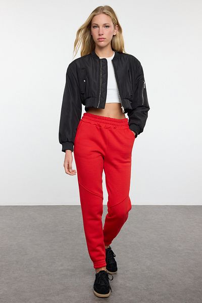 Trendyol Collection Pantaloni de trening damă roșii cu tăietură groasă - cu fleece, tricotați TWOAW21EA0010