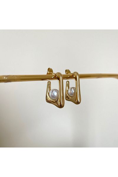 nerora Asymmetrical Pearl - Tarnish Stainless Steel Earring Design