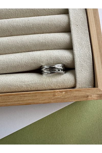 ringbox Color Silver Cross Wire Ring