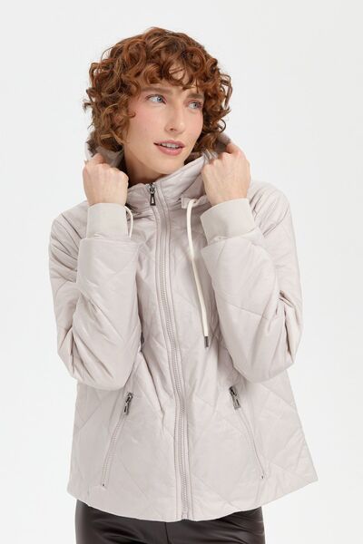 Desen Triko Kadın Kapüşonlu Kol Ucu Triko Kısa Kapitone Mont Bej