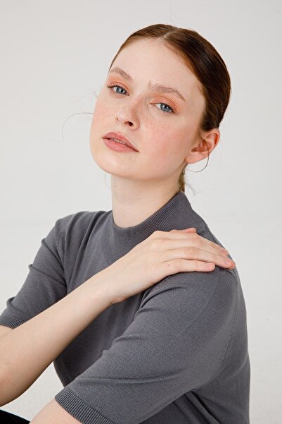 Desen Triko Kadın Likralı Kısa Kollu Yarım Balıkçı Bluz Füme