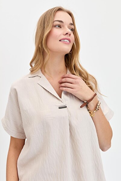Desen Triko Women's Buckle Front Blouse Beige
