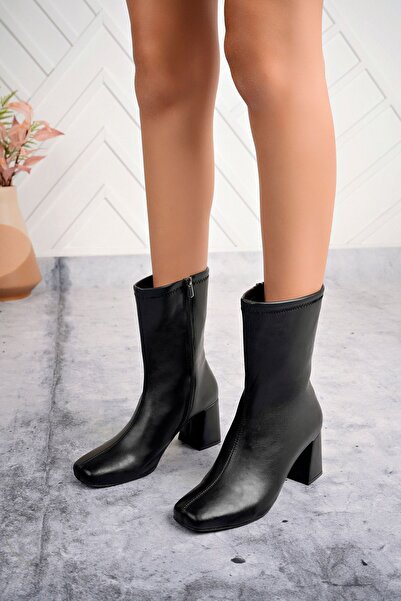 camaiore Kadın Siyah Deri Küt Burun Orta Boy Topuklu Bot