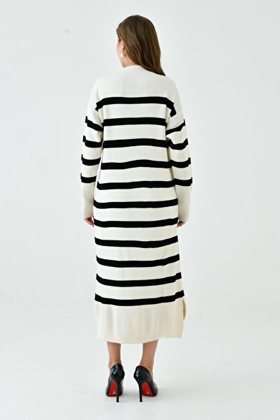 bayansepeti Κρεμ ριγέ μίντι πλεκτό φόρεμα - Crew λαιμόκοψη, λεπτομέρεια με κουμπιά, μακρυμάνικο, σκίσιμο στο πλάι 10280