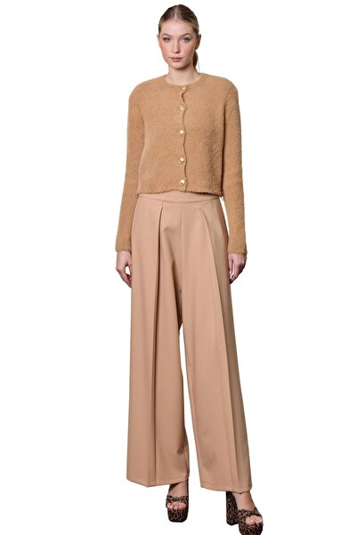 R4 Kırışmayan Tam Konfor: Celeste Pantolon - Pileli Şık ve Zarif Tasarım