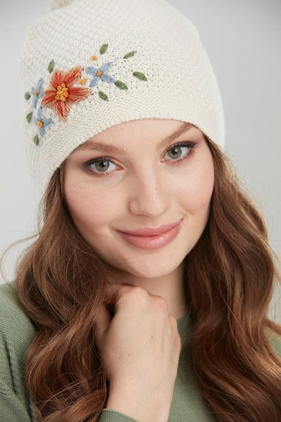 Desen Triko Women's Embroidered Wool Beret Bone