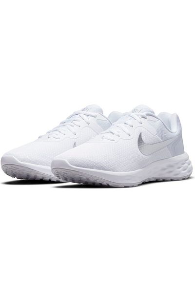 Nike Revolution 6