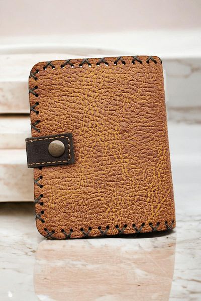 Fildişi Aksesuar Mustard Colored Vegan Leather - Women's Wallet with Heart and Cat Image