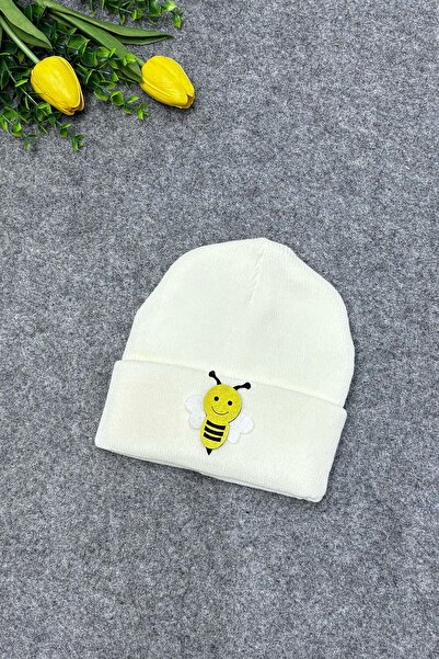 MYADA Біла рівна трикотажна дитяча шапка - стильний аксесуар з бджолою