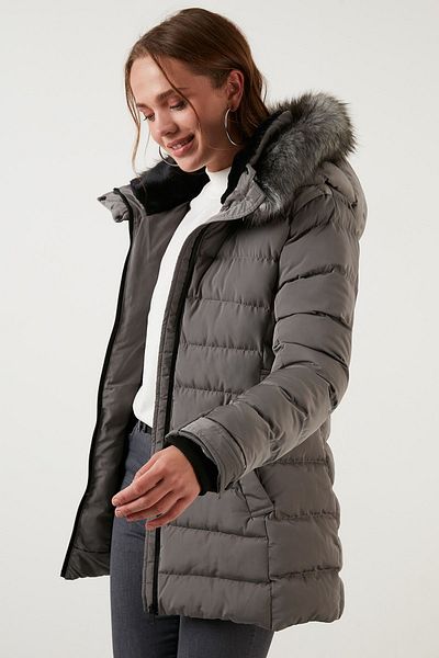 Lela Detachable Hooded Puffer Coat with Feather Collar 497yasmın21