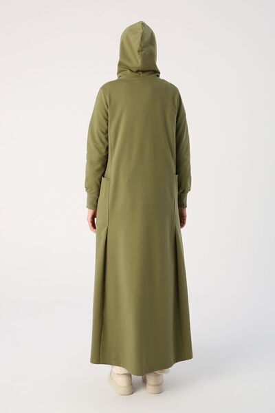 ALLDAY Světlý khaki semiš zdobený kapucí Abaya