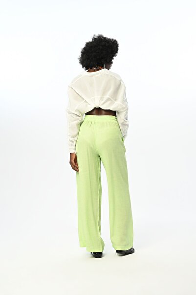 Orfeo Negro KADIN BELİ LASTİKLİ BOL PAÇA İNCE ÇİZGİLİ DÜZ RENK PANTOLON