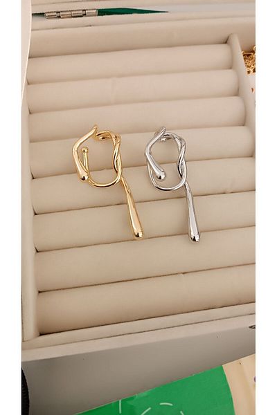 GÜRLER Silver Cartilage Earcuff Earrings