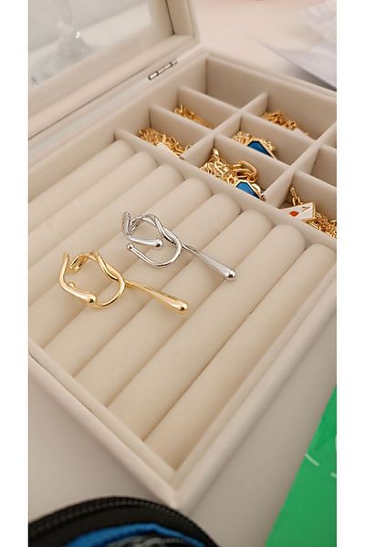 GÜRLER Silver Cartilage Earcuff Earrings