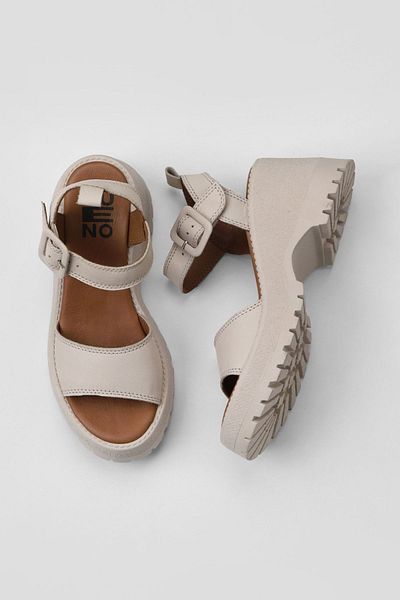 Bueno Shoes Sandale de damă din piele crem cu toc cu pană - 01wy12600