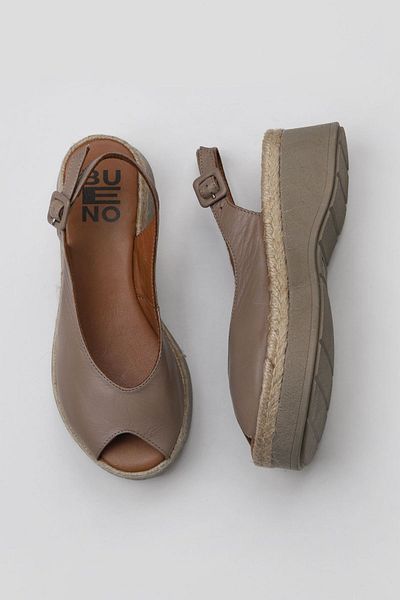 Bueno Shoes Gri Deri Kadın Dolgu Topuklu Sandalet 01wy8200
