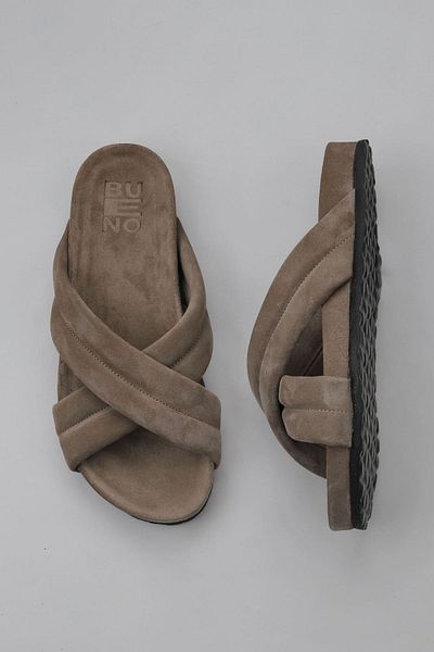 Bueno Shoes Ανδρικές φλατ παντόφλες μπεζ σκούρο σουέντ - 11t22220