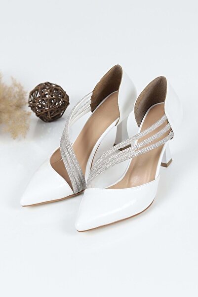 KOCAMANLAR Feles 140 Три смужки з камінцями Вечірні жіночі туфлі на підборах BEYAZ