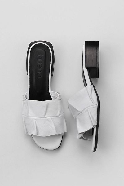 Bueno Shoes Γυναικείες λευκές δερμάτινες παντόφλες με τακούνι - 01ws4905