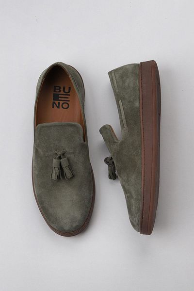Bueno Shoes حذاء لوفر رجالي - كاكي فاتح من جلد الغزال، موديل 10m50029