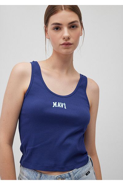Mavi Urostlý sportovec s logem námořnické modré -1611899-70722