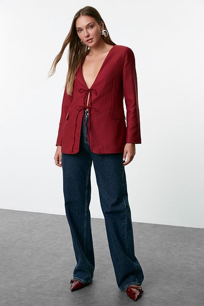 Trendyol Collection Burgunderrote, gewebte Blazerjacke mit Bindedetail TWOAW25BC00028
