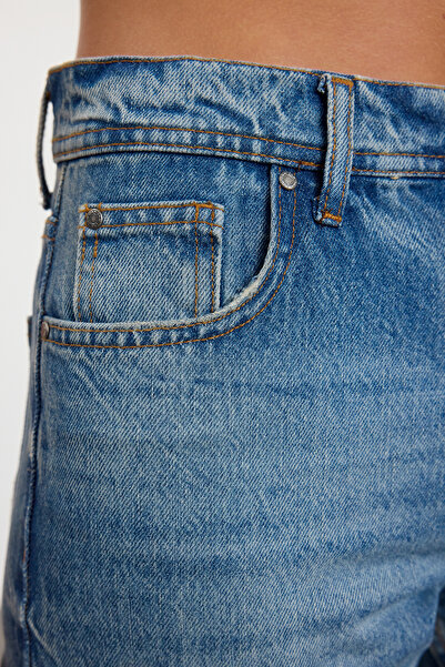 Trendyol Collection High Waist Blue Straight Jeans - TWOAW25JE00124