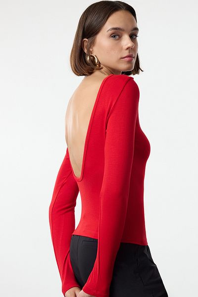 Trendyol Collection Stretchy Red Knitted Blouse - Soft Fabric, Open Back, Fitted Twoaw24Bz00121