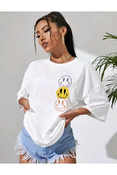 BETİLİNA تي شيرت أبيض كبير الحجم - بيرديا، مطبوع ثلاثي الوجه