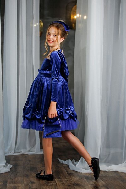 Ribbon kids Rochie din catifea cu glugă cu mânecă lungă + cataramă + geantă pentru fetiță