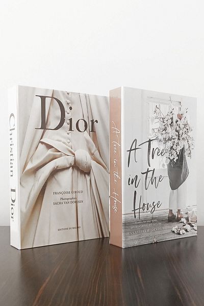 ndukkan A Three in the House Themed 2-Piece Decorative Book Box Look Wedding Dress