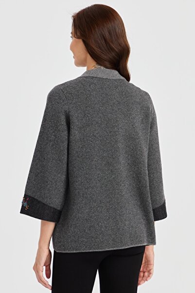 Desen Triko Γυναικείο γιακά με φελλό ώμους και μανίκια Κεντημένο μάλλινο παλτό καπνιστό