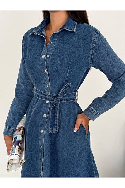 Noa Noa Rochie din denim cu mânecă lungă - Detaliu cu capse și brâu