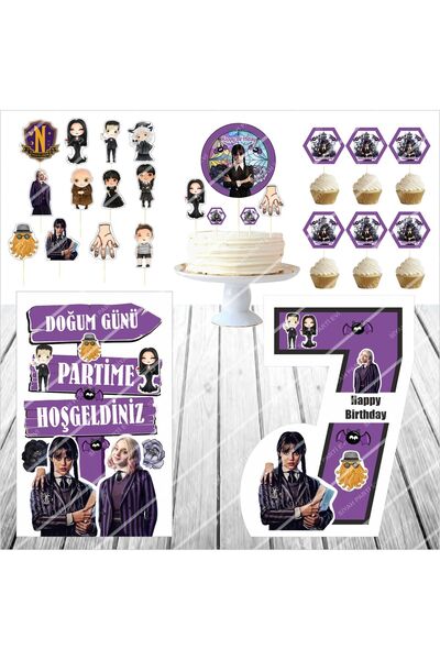 SİYAH PARTİ EVİ نموذج طاولة عيد الميلاد الأربعاء لعمر 7 سنوات - مجموعة تزيين الكيك