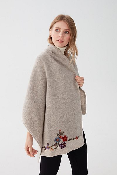 Desen Triko Tricotaj de damă cu broderie florală șal V.bej