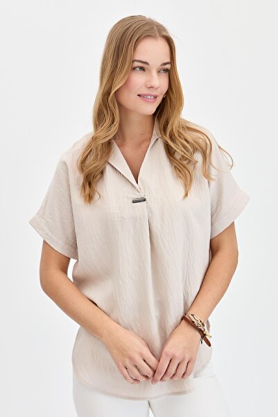 Desen Triko Women's Buckle Front Blouse Beige
