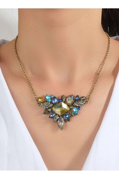 Hediyenza قلادة مثلثة كلاسيكية بتصميم جديد - لون ذهبي ورسيم أزول