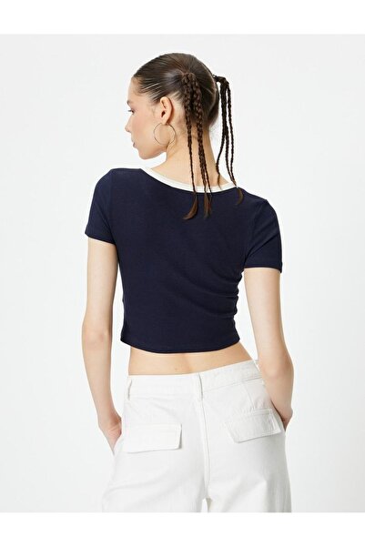 Koton Γυναικείο T-Shirt με λαιμόκοψη