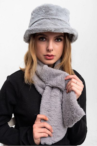 Saria Moda Women's Gray Set of 2 Plush Bucket Hat Neck Collar Scarf